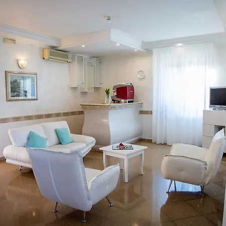 Szálloda Palmed Gizzeria