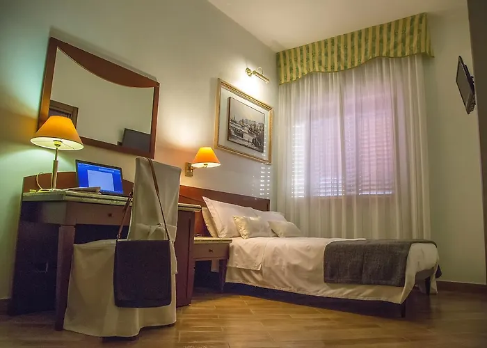 Hotel Palmed Gizzeria